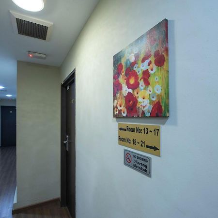 Oyo 90231 Hotel By The Park Plt Johor Bahru Exterior foto