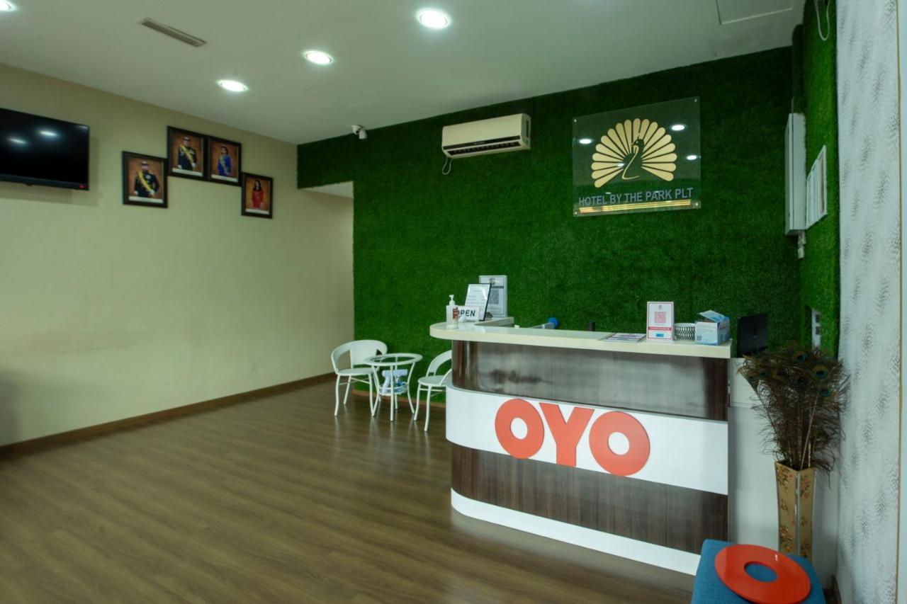 Oyo 90231 Hotel By The Park Plt Johor Bahru Exterior foto