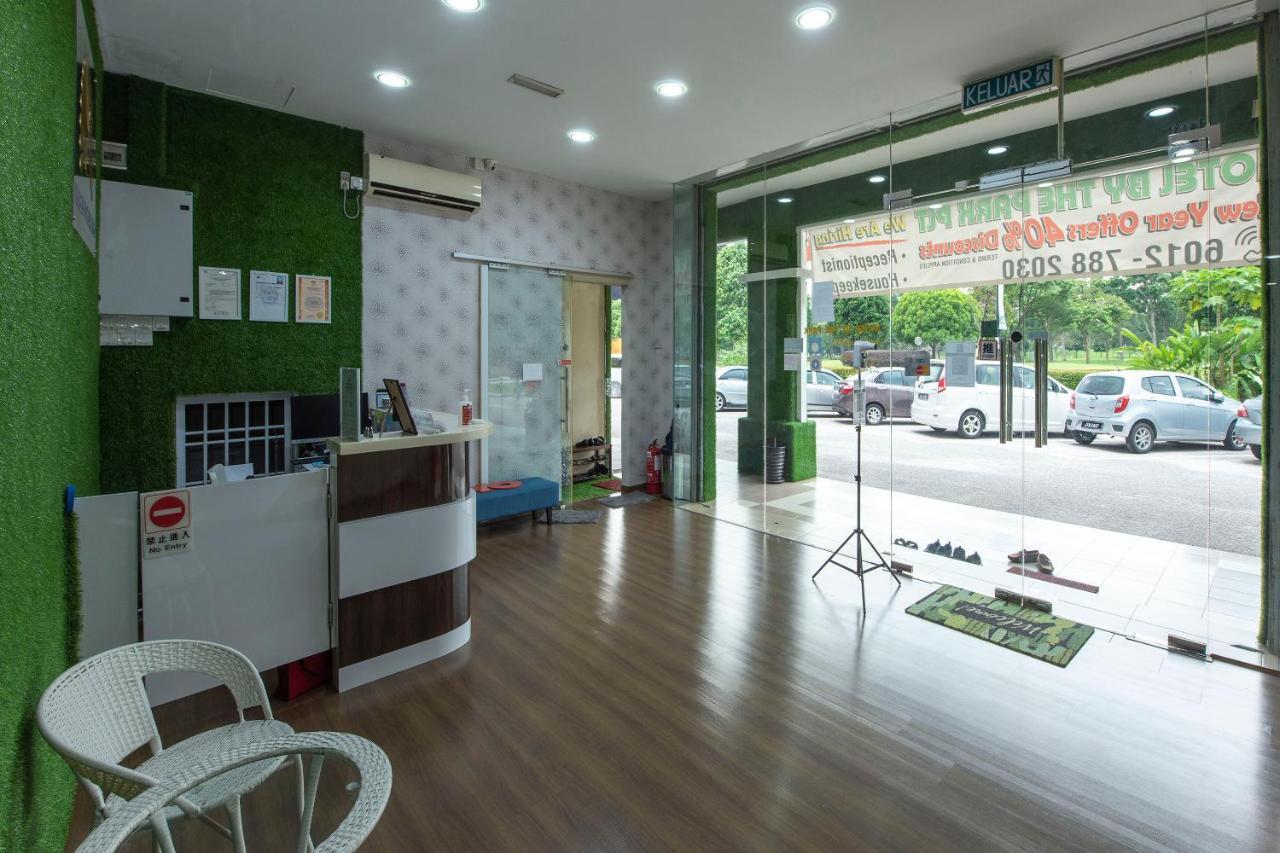 Oyo 90231 Hotel By The Park Plt Johor Bahru Exterior foto